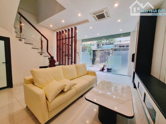 Lô góc - Trước nhà oto tránh - Nhà Tựu Liệt - dtich 42m2 x 4 tầng - Mặt tiền 6m- Giá 10,6 - 6
