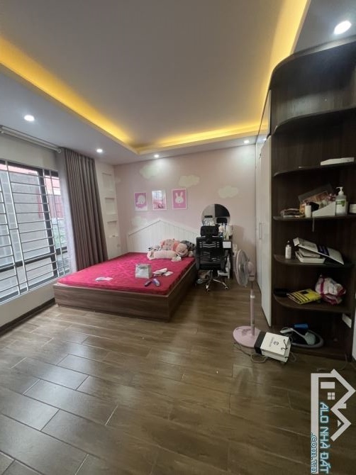 Ô tô tới cửa nhà đẹp ở ngay 40m x 5 tầng , ngõ 67 Nguyễn văn cừ giá 8.x tỷ - 6