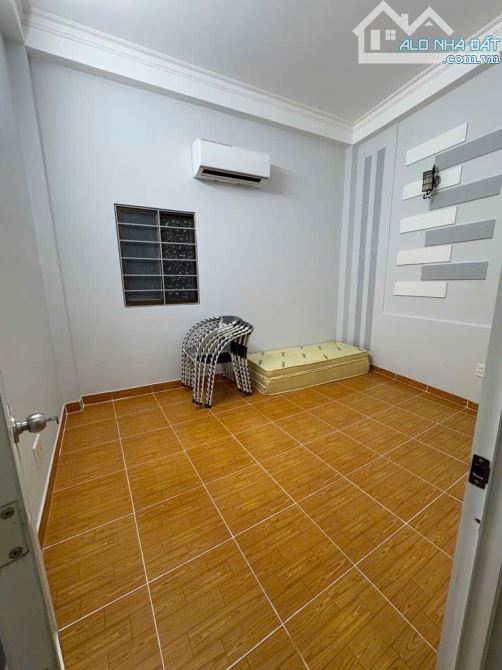 Bán Nhà Mặt Tiền Âu Cơ – P.14, Quận 11, 5.7Tỷ, 42m2 Nở Hậu, 4Tầng, 4PN - 6