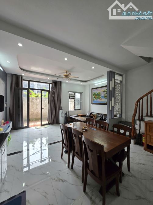 CHÍNH CHỦ Bán Nhà Mới Xây 2024 - Phố Đông Thiên - Hoàng Mai - 42,5M2 - 5 Tâng -  Mt 5.6M - 6