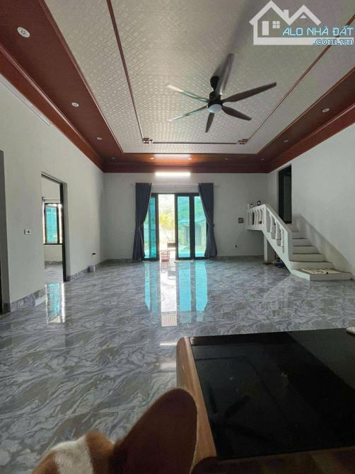 BÁN ĐẤT TẶNG NHÀ KHUÔN VIÊN SẴN Ở DT 696M CÁCH HN 55KM GIÁ 2.X TY - 6