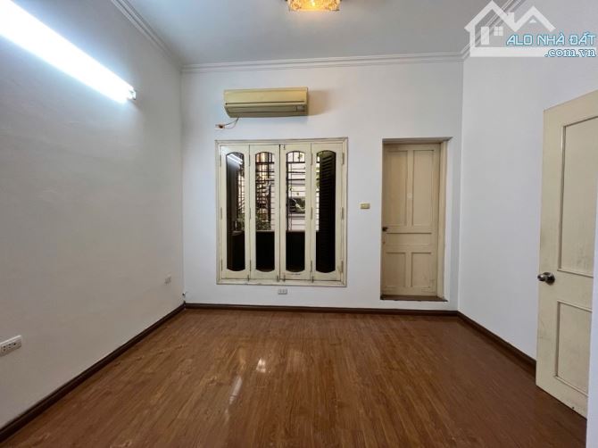 Bán nhà Tô Vĩnh diện thanh xuân 63m2. Lô góc . Cách mặt đường ô tô tránh 10m. Giá  13.6 ty - 5