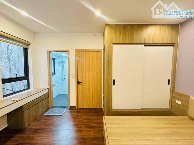Nhà đẹp dân xây 5 tầng - 4 phòng ngủ - siêu hiếm Lê Thanh Nghị - Hơn 5 Tỷ - 6