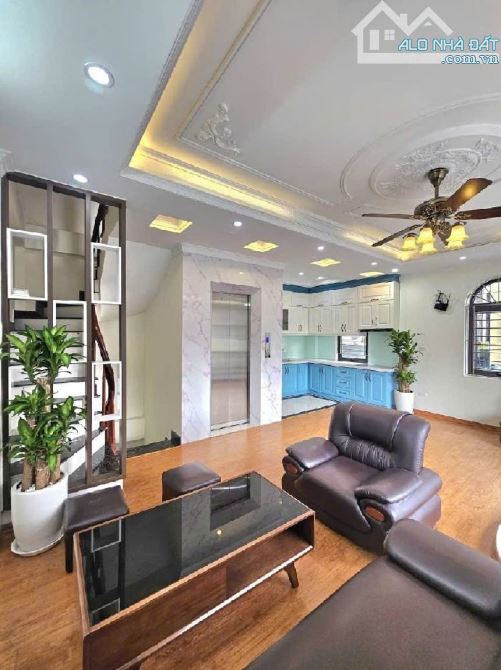 💥 PHỐ NGUYỄN VĂN LINH CỰC HIẾM - LÔ GÓC - NỞ HẬU - 6 TẦNG THANG MÁY - Ô TÔ TRÁNH 💥 🏡 NH - 6