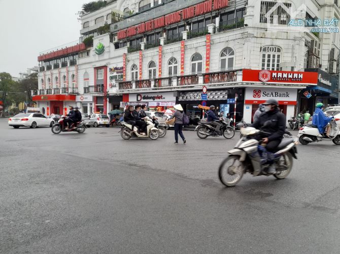 ( Đầu tư có lãi ngay 800 tỷ ) Nhà Mặt Phố Cầu Gỗ - 402m2 - Mặt tiền 13.6m - chỉ 339 Tỷ - 7