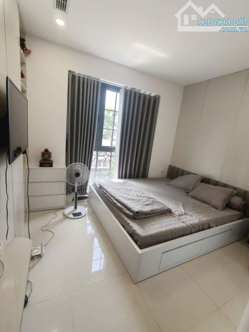 Duy nhất căn 7 tầng thang máy lô góc Mặt Phố Cát Linh, full nội thất, cực đẹp. Giá 24 tỷ - 7