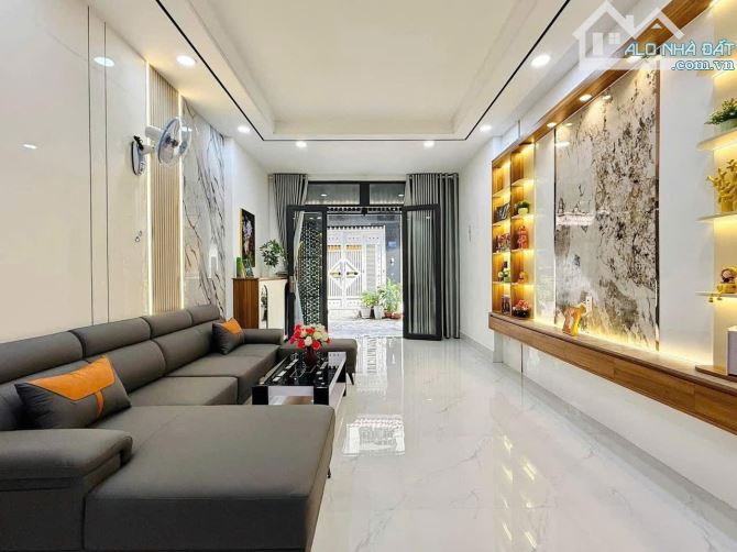 CHỈ 3 TỶ CÓ NGAY CĂN NHÀ NGUYỄN KIỆM, PHÚ NHUẬN/ 63,5m2/ SHR CHÍNH CHỦ/ HẺM OTO 6m - 7