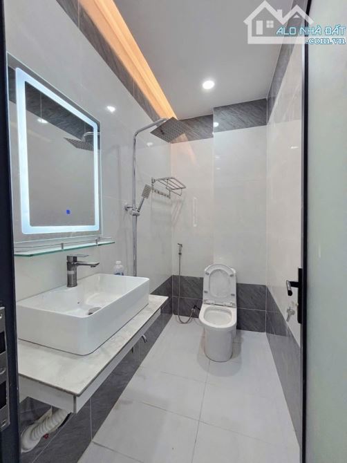 BÁN NHÀ HƯƠNG LỘ 2 _GIÁP TÂN PHÚ - NHÀ MỚI ĐẸP 3 TẦNG - 60M2 - 4x15M - HẺM XE TẢI  6,65 tỷ - 7