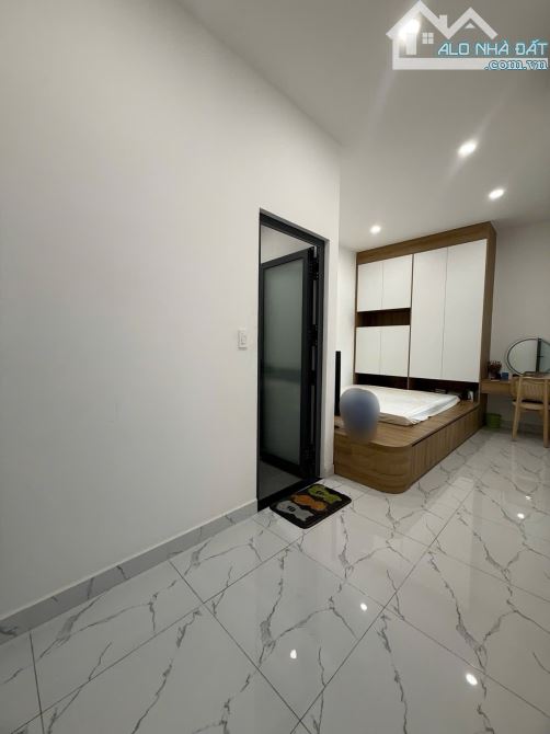 Q7 BIỆT THỰ MINI 8.4x14M 118M2 CÁCH MẶT TIỀN 40M VỊ TRÍ TRUNG TÂM Q7 12.x T - 7