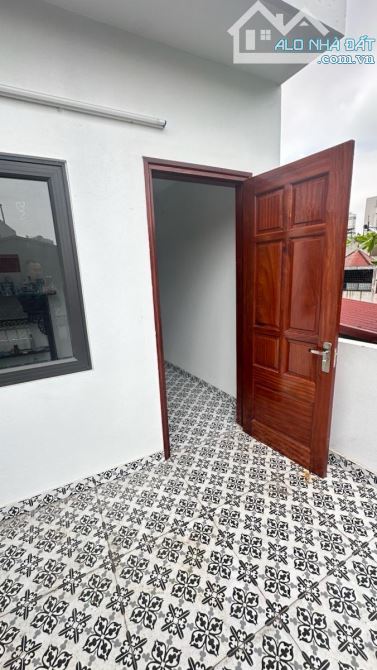 BÁN NHÀ NGÕ Ô TÔ ĐÊ LA THÀNH, ĐỐNG ĐA, THANG MÁY, 43M2 x 5 tầng, MẶT TIỀN 4m chỉ 11.2 tỷ - 7