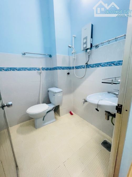 NHÀ NƠ TRANG LONG PHƯỜNG 7 BÌNH THẠNH CÁCH HẺM XE HƠI 20 M - 7