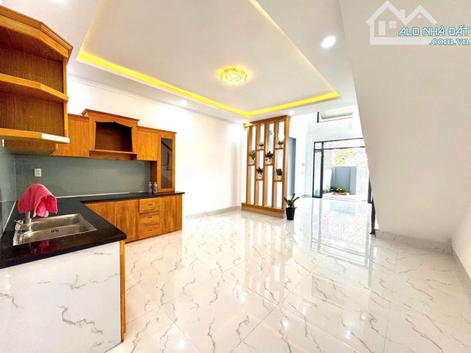 NHÀ MÊ LỬNG ĐẸP HẺM 434/69 YMOAN- KHU THÀNH ĐỒNG - 7