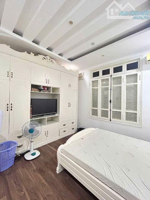 Nguyễn Lương Bằng - Ba gác đỗ cửa - Ngõ thông muôn ngả - Gần hồ Đắc Di - 7