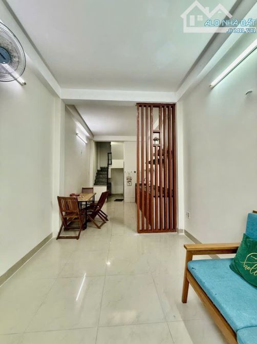 Bán Nhà Ngay Khu VIP Phan Xích Long - Q .phú nhuận - Đường Nhựa 6m Thông tứ tung - 4Tầng B - 7