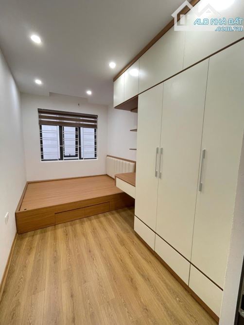 BÁN GẤP NHÀ TRƯƠNG ĐỊNH - HBT: 5 TẦNG, 6 NGỦ, THANG MÁY, Ô TÔ ĐỖ CỬA, SỔ ĐỎ 65M, GIÁP PHỐ - 7