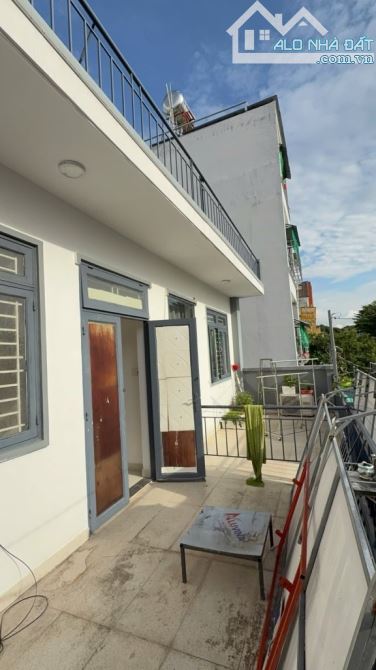 MẶT TIỀN CHỢ BÌNH LONG - NGAY NGUYỄN SƠN TÂN PHÚ - NGANG 8.8x 17.6 - 2 TẦNG - 7
