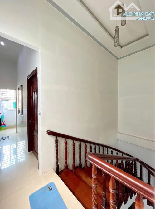Bán Nhà Trệt Lầu Trục Chính Hẻm 71 Cách Mặt Tiền Đường CMT8 25m ( Cặp Bên Đại Học Cảnh sát - 7