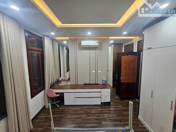 SIÊU VIP! 26 TỶ Bán Nhà Phân Lô, Hoàng Quốc ViỆT - 70M2 - 5 Tầng - Ô Tô - Ngõ Thông, KD - 7