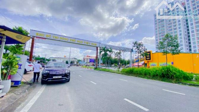 Bán đất 120 m2 trục chính khu Nông Thổ Sản lộ 47 m - 8