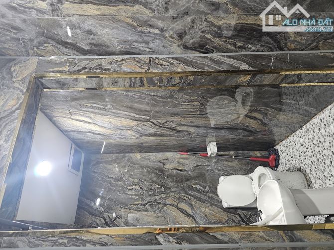 NHÀ 1 TRỆT 2 LẦU MẶT TIỀN VÕ THỊ SÁU - 9