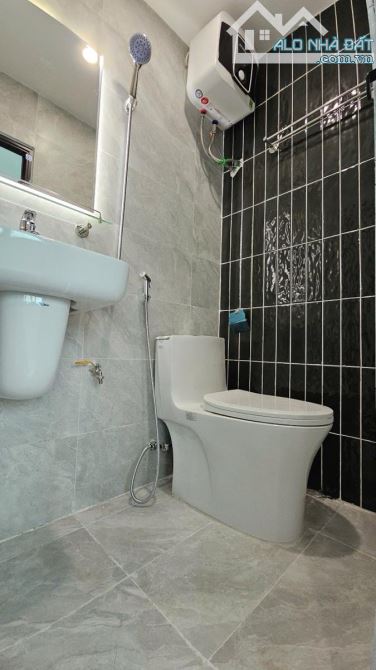 Bán toà CCMN Cầu Giấy, 65m2, 7 tầng, 18P thoáng rộng, 80tr/ tháng. - 8