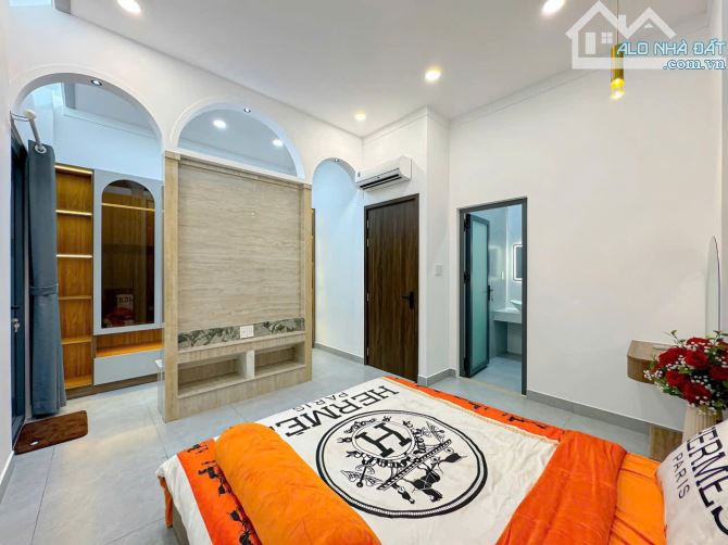 Bán nhà đẹp full nội thất đường Trần Văn Khánh, Quận 7, Dt 5,2 x11m, 3 lầu. Giá 6,79 tỷ - 8
