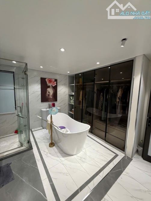 BÁN NHÀ HOÀNG NHƯ TIẾP - DÂN XÂY -GARA Ô TÔ – NỘI THẤT CAO CẤP - Ở NGAY – 60M2 CHỈ 21,6 TỶ - 8