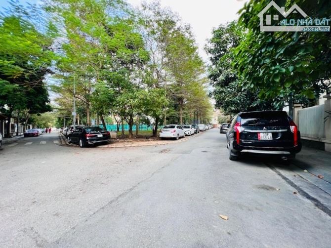 CB BT Làng Việt Kiều Châu Âu - Nguyễn Văn Lộc Hà Đông - 180m2, MT 26m Giá 48 tỷ - 8