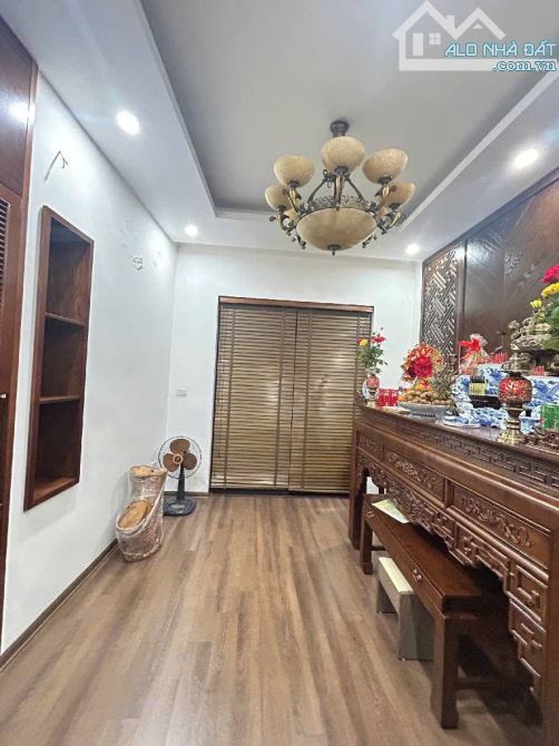 Nguyễn Lương Bằng - Ba gác đỗ cửa - Ngõ thông muôn ngả - Gần hồ Đắc Di - 8