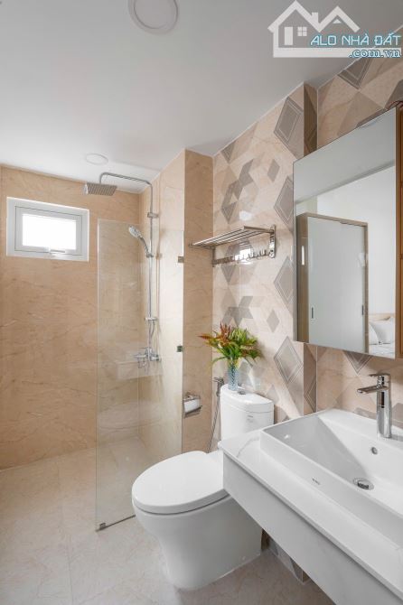 CĂN STUDIO FULL NỘI THẤT CỰC XINH  Ở QUẬN 1 - 8