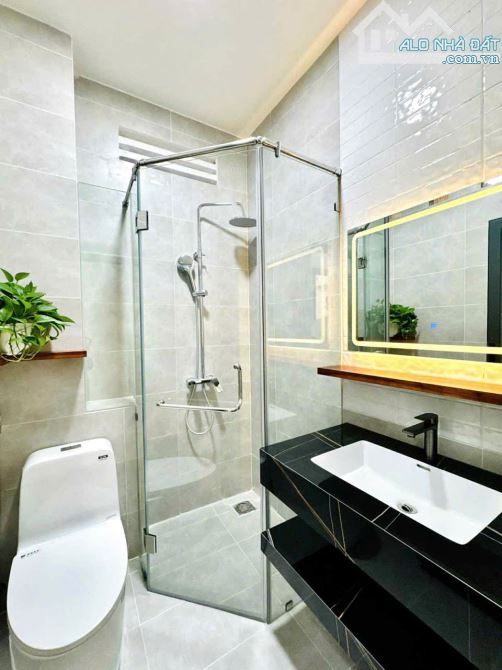 Cạnh Mặt Tiền Lý Chính Thắng 40m2 Quận 3 Giá 8,9 tỷ - Giá còn thỏa thuận - 8