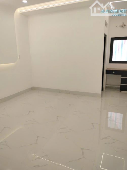 Nhà bán: đường Lê Đình Cẩn. Quận Bình Tân. DTSD 64m2. 5- tầng, giá 7,5 tỷ - 8