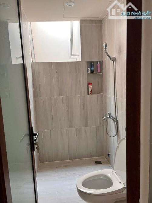 NHÀ 2 TẦNG MỚI- NGUYỄN VĂN THOẠI- Ô TÔ ĐỖ CỬA- SÁT ĐƯỜNG CHÍNH- NGAY BIỂN. CHỈ 1X TỶ - 8
