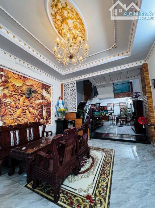 Nhà 4 Tầng hẻm 6m thông đường Nguyễn Ảnh Thủ DT 5x21m giá 8.8 tỷ - 9