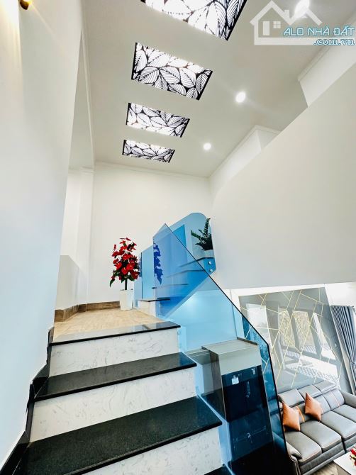 NHÀ MỚI KENG MÊ LỆCH - NỘI THẤT XỊN 5.2x20m, CHỈ 2 TỶ 790 Triệu - GIÁ BẰNG LÔ ĐẤT - 9