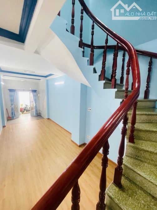 NHÀ NƠ TRANG LONG PHƯỜNG 7 BÌNH THẠNH CÁCH HẺM XE HƠI 20 M - 9