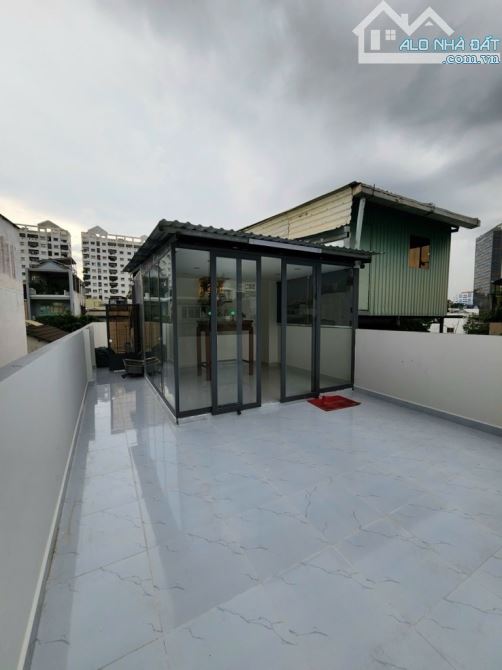 NGUYỄN TRÃI QUẬN 1 - PHƯỜNG NGUYỄN CƯ TRINH - HẺM XE HƠI - 1SẸC CÁCH MẶT TIỀN 20M - 60M2 - 9