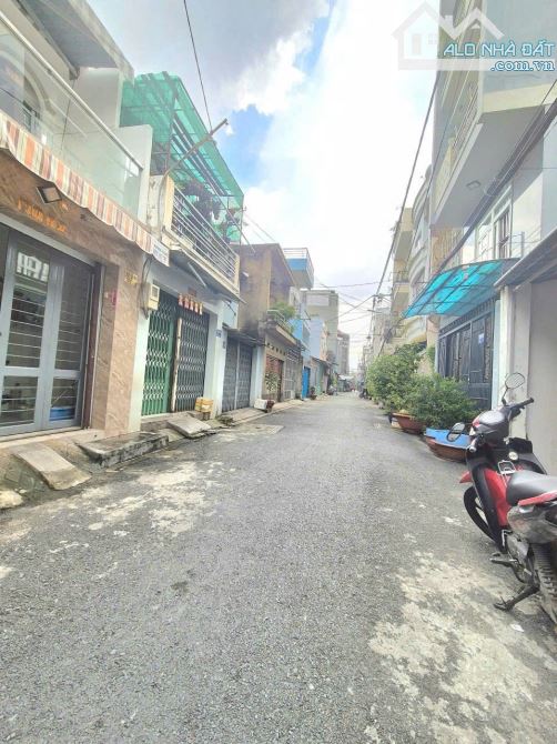HÀNG HIẾM KHUÔNG VIỆT Q.TÂN PHÚ - HẺM XE HƠI THÔNG  - 74M2- KHU DÂN TRÍ CAO , YÊN TĨNH - 9