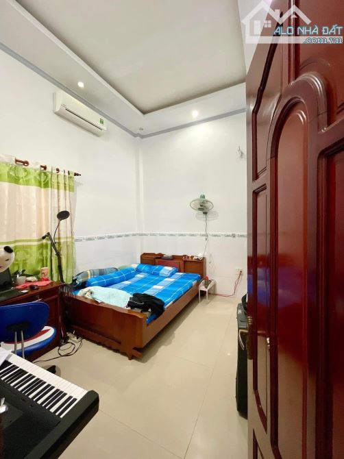 Bán Nhà Trệt Lầu Trục Chính Hẻm 71 Cách Mặt Tiền Đường CMT8 25m ( Cặp Bên Đại Học Cảnh sát - 9