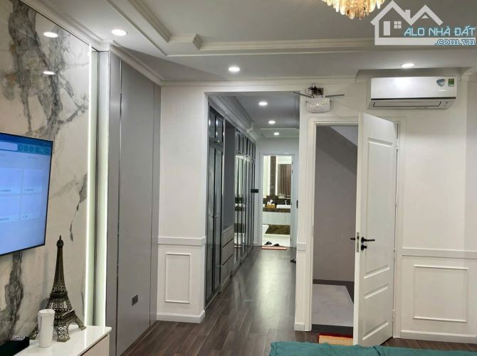 Bán nhà đẹp. Hẻm xe hơi. Khu dân cư Sài Gòn Mới. Dt 4x20m. 4 tầng. Giá 6.8 tỷ - 9
