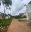 🏡 BÁN ĐẤT ĐẸP CUỐI Y MOAN (RẼ TRÁI) 📍 Đối diện sân bóng, cạnh trường học 🚘 Đường lớn, 2