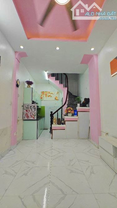 BÁN GẤP NHÀ NAM DƯ, 30M RA Ô TÔ, NHỎ XINH VỪA TIỀN, ĐI BỘ RA VƯỜN HOA TÂY TRÀ, SỔ ĐẸP