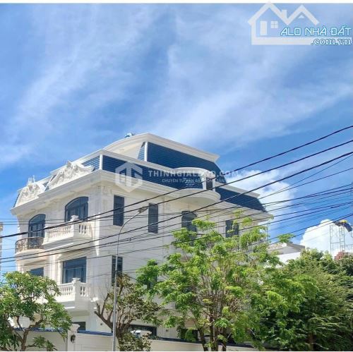 BÁN BIỆT THỰ CAO CẤP HIỆN ĐẠI CĂN GÓC 2 MẶT TIỀN VỊ TRÍ ĐẸP CÁCH BIỂN BÃI SAU 200M- 56 TỶ