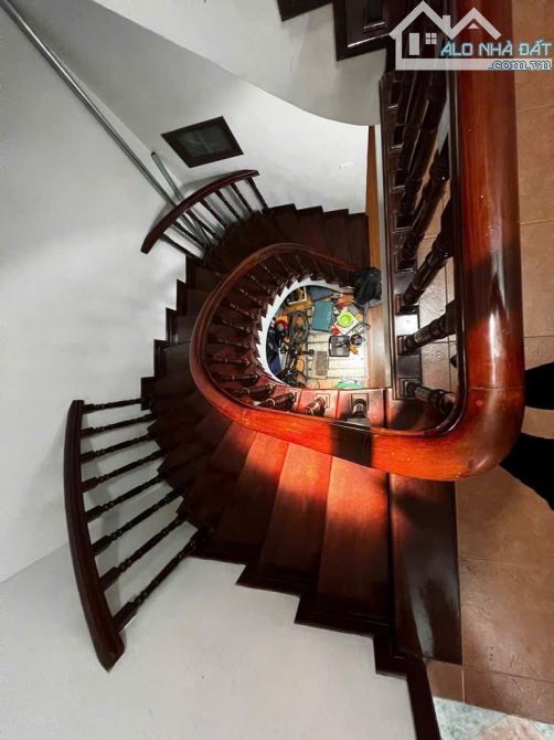 Cho thuê nhà 7 tầng thang máy phố Tôn Đức Thắng, Đống Đa