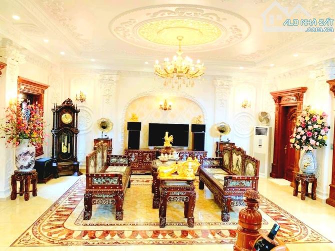 Hạ 20 tỷ! Biệt thự Hoàng Quán Chi - 5 Ô tô tránh- DT 330m2 MT 16,5m x 4 tầng, hầm - 95 Tỷ