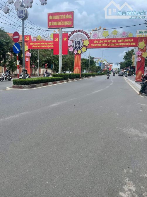 HIẾM - LÔ GÓC MẶT TIỀN NGUYỄN AN NINH - 2
