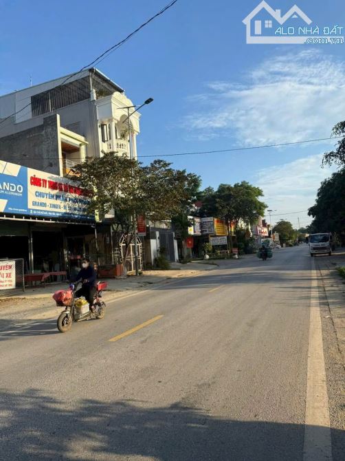 ĐẤT VEN ĐƯỜNG HỒ CHÍ MINH- CẠNH KHU CÔNG NGHIỆP LỚN - 1