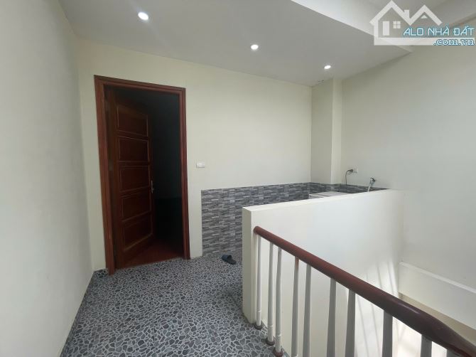 Bán nhà Võng Thị 45m2x 5 tầng, mặt tiền 3.8m, giá 15.2 tỷ