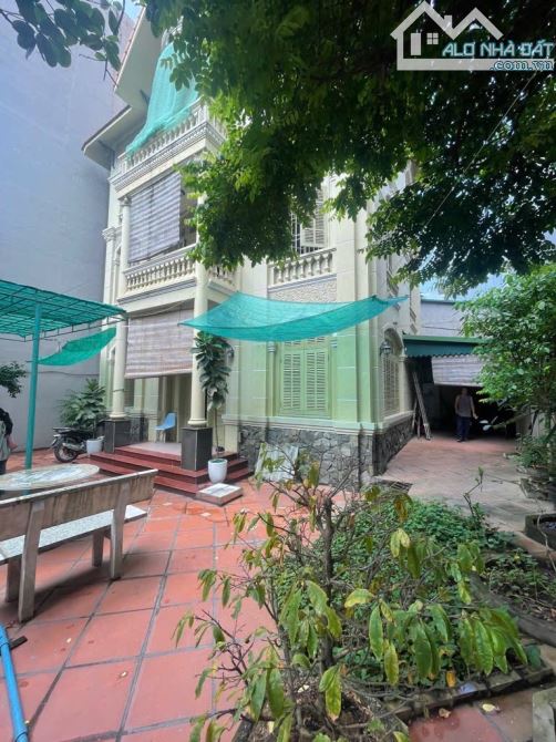 XUÂN THUỶ - Biệt thự sân vườn 222m2, 4 tầng, mặt tiền 12m - Sang trọng,đẳng cấp thượng lưu