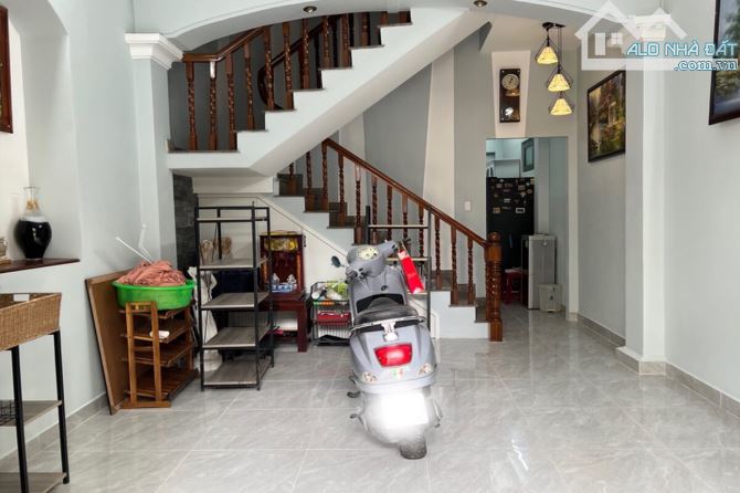 Bán nhà Nguyễn Kiệm Phường 3 Phú Nhuận, XE hơi thông, 4m x 11m 4 Tầng - Giá 9.8 tỷ TL
